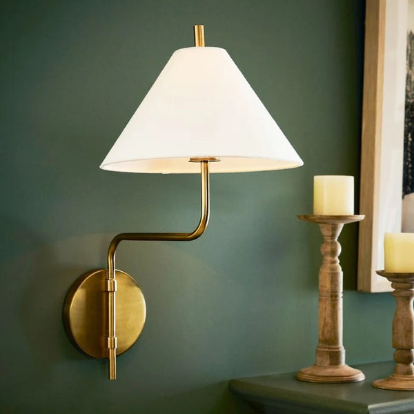 Finn Nordic Wandleuchte aus Stoff und Metall 